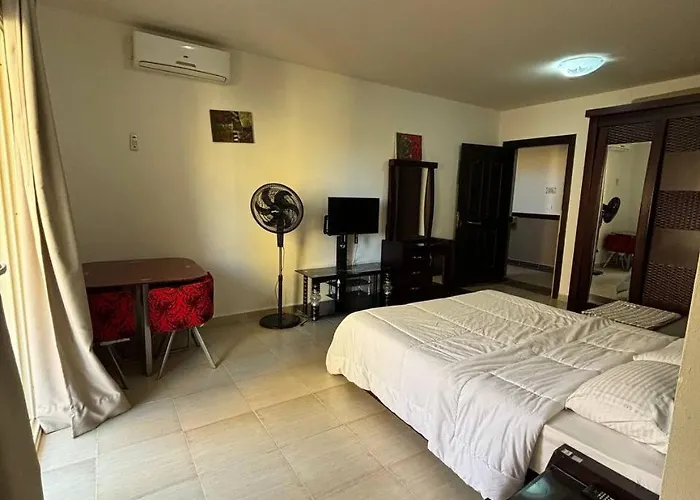 Apartmanhotel In Elkarma & Aqua Park 3*