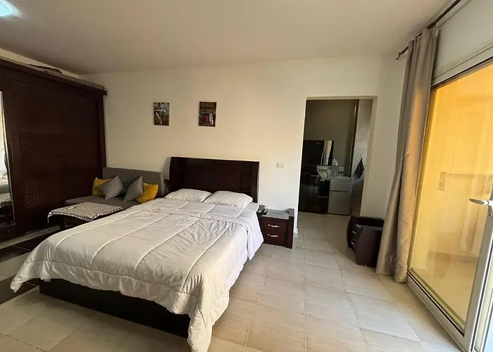 Apartmanhotel In Elkarma & Aqua Park Gurdaka