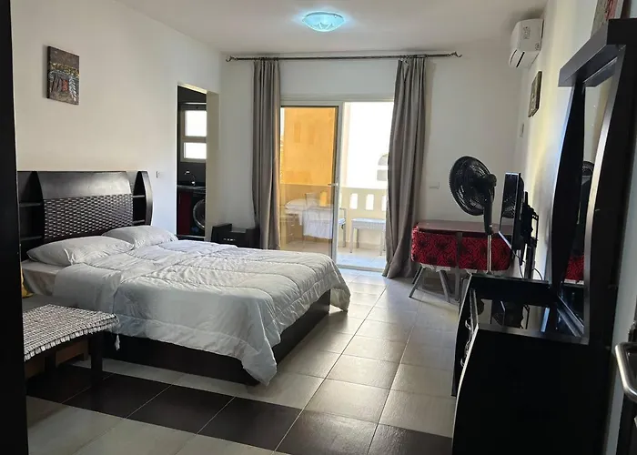 Apartmanhotel In Elkarma & Aqua Park Gurdaka
